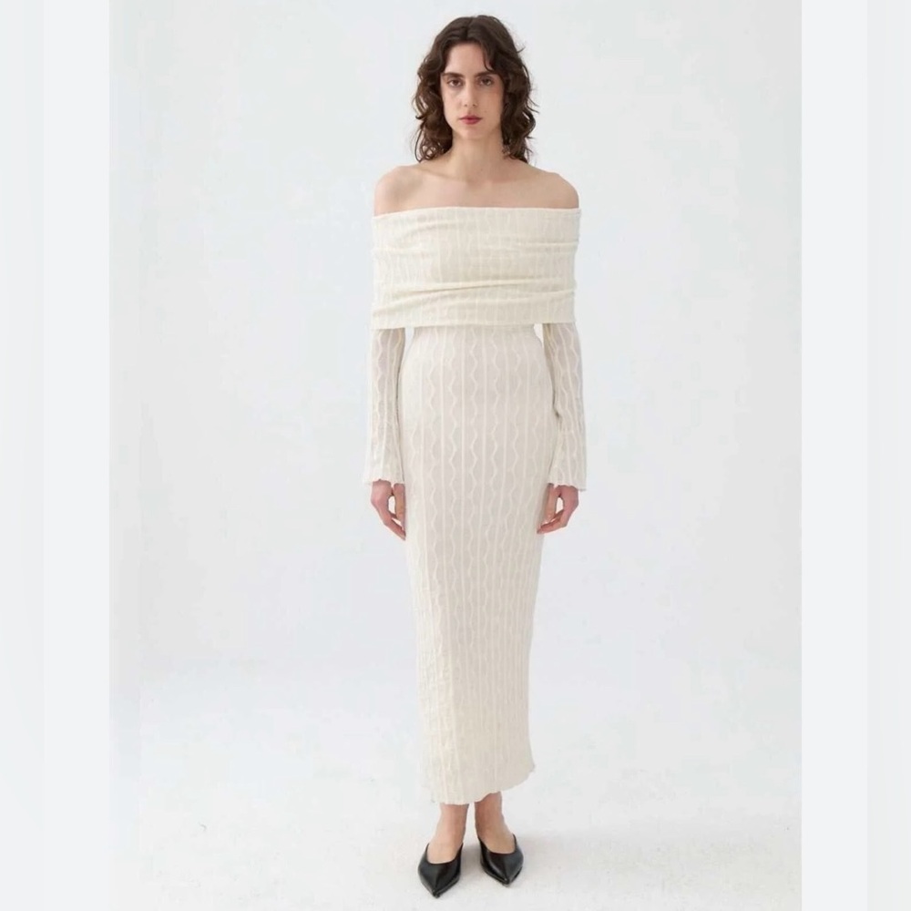 NWT NOCTURNE Open Tiers Shoulder Design Dress Women’s Size Medium 6570